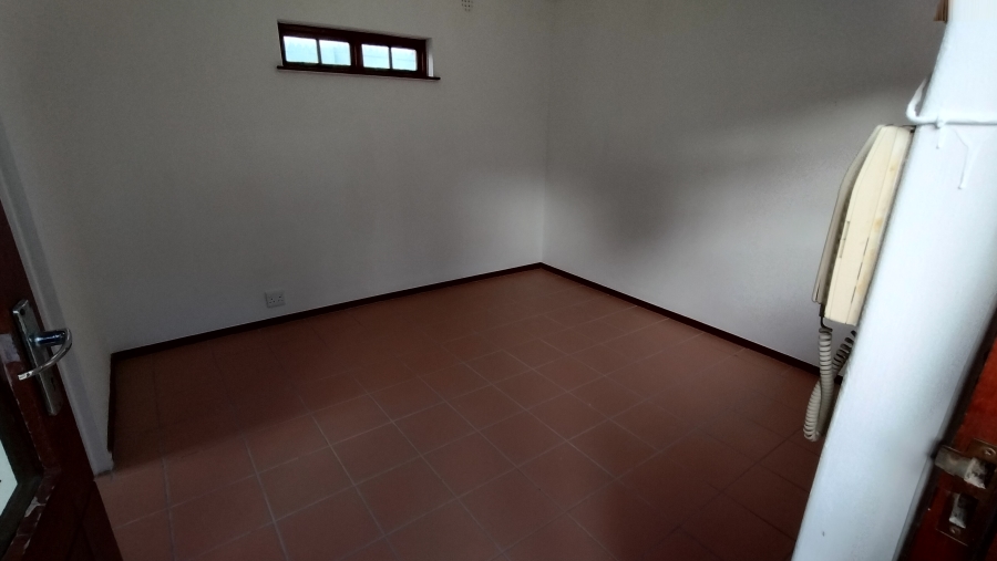 To Let 1 Bedroom Property for Rent in Flamingo Vlei Western Cape
